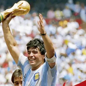 Diez e non piÃ¹ Diez, omaggio a Maradona