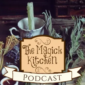 S6E3 - Experiential Witchcraft, Mentorship & Building an Intuitive Practice ft. Jamie Della, author of "Box of Magick"